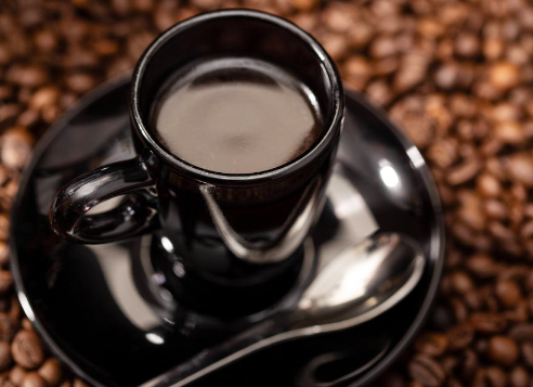 Cafeaua Clasică: O Călătorie Aromată în Lumea Gustului